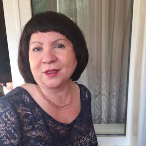 Девушки в Челябинске: Людмила, 69 - ищет парня из Челябинска