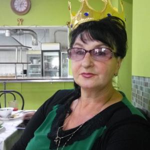Девушки в Новокузнецке: Лариса, 65 - ищет парня из Новокузнецка
