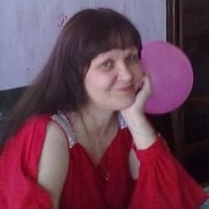 Девушки в Ульяновске: Аина, 61 - ищет парня из Ульяновска