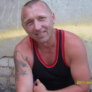 Андрей, 54 года, Бакал
