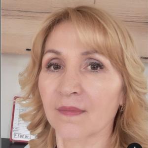 Девушки в Татарстане: Алина, 54 - ищет парня из Татарстана