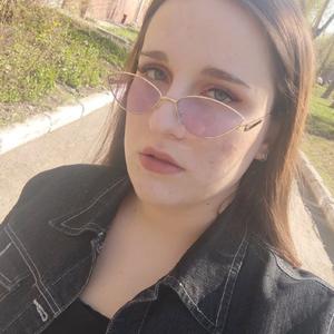 Девушки в Челябинске: Алëна Захарова, 21 - ищет парня из Челябинска