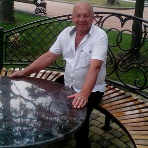 Парни в Туапсе: Евгений Дубовской, 66 - ищет девушку из Туапсе