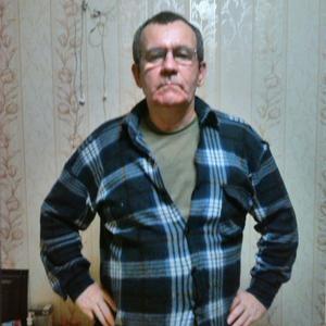 Валентин, 67 лет, Васильево