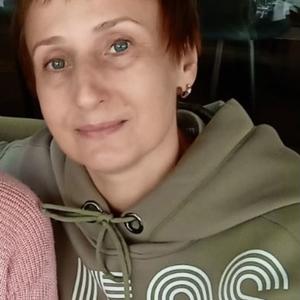 Девушки в Саратове: Юлия, 54 - ищет парня из Саратова