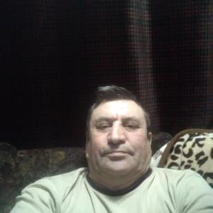 Парни в Череповце: Александр, 64 - ищет девушку из Череповца