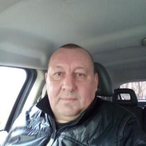 Парни в Великий Новгороде: Олег, 56 - ищет девушку из Великий Новгорода