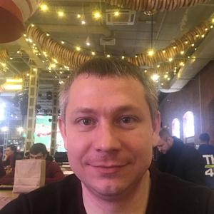 Парни в Тольятти: Михаил Краснов, 41 - ищет девушку из Тольятти