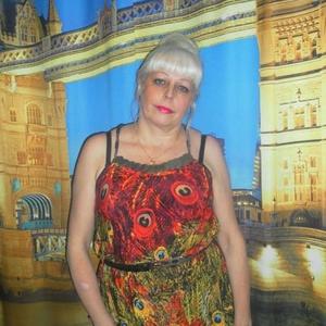 Девушки в Новокузнецке: Alla, 62 - ищет парня из Новокузнецка