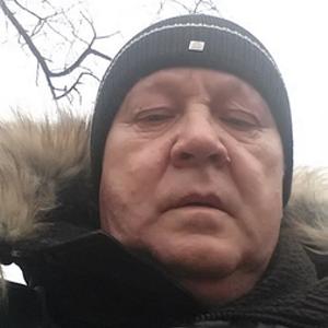 Парни в Владивостоке: Александр, 68 - ищет девушку из Владивостока