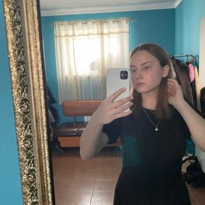Девушки в Оренбурге: Настя, 19 - ищет парня из Оренбурга