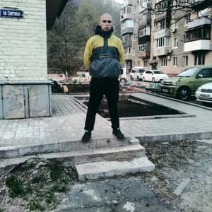 Парни в Владивостоке: Кирилл, 26 - ищет девушку из Владивостока