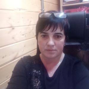 Девушки в Черкесске: Людмила, 49 - ищет парня из Черкесска