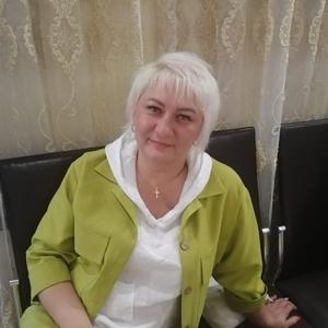 Девушки в Томске: Татьяна, 45 - ищет парня из Томска