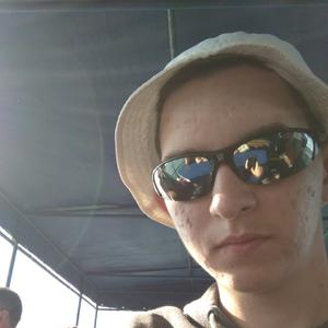 Парни в Коломне: Кирилл, 22 - ищет девушку из Коломны