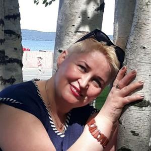 Девушки в Петрозаводске: Елена Масленникова, 50 - ищет парня из Петрозаводска