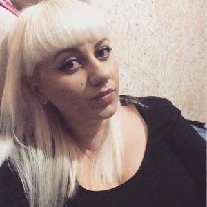 Девушки в Челябинске: Лина, 30 - ищет парня из Челябинска