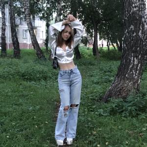 Девушки в Новосибирске: Светка, 19 - ищет парня из Новосибирска