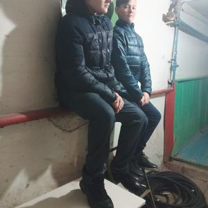 Парни в Бийске: Антон, 19 - ищет девушку из Бийска