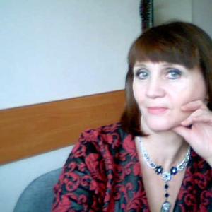 Девушки в Омске: Елена, 67 - ищет парня из Омска