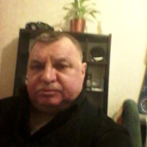 Юрий, 71 год, Санкт-Петербург