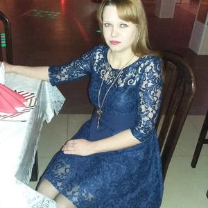 Девушки в Таганроге: Марина, 41 - ищет парня из Таганрога