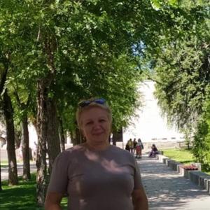 Девушки в Волгограде: Нина, 53 - ищет парня из Волгограда