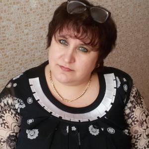 Девушки в Новоржеве: Ирина, 52 - ищет парня из Новоржева