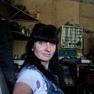 Девушки в Новокузнецке: Ирина, 33 - ищет парня из Новокузнецка