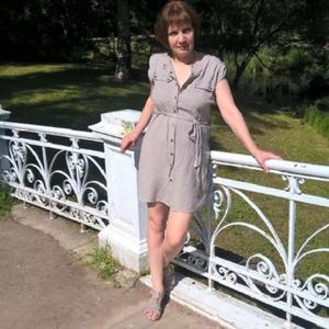 Девушки в Санкт-Петербурге: Вера, 63 - ищет парня из Санкт-Петербурга
