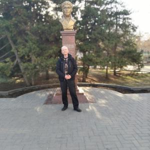Парни в Саратове: Евгений, 74 - ищет девушку из Саратова