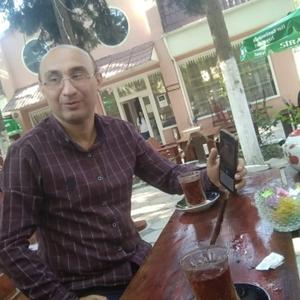 Парни в Баку: Кенан, 44 - ищет девушку из Баку