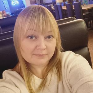 Девушки в Новосибирске: Наталья, 37 - ищет парня из Новосибирска
