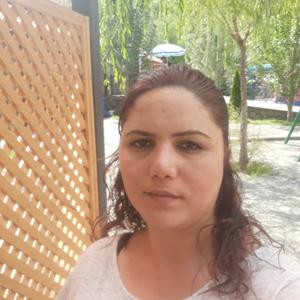 Девушки в Ереване: Narine, 38 - ищет парня из Еревана
