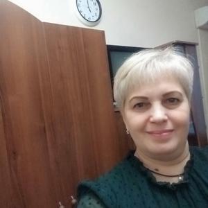 Девушки в Томске: Татьяна, 54 - ищет парня из Томска