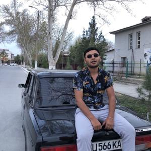 Парни в Томске: Равшанчик, 21 - ищет девушку из Томска
