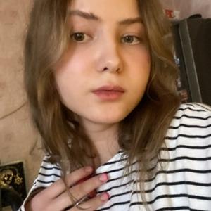 Девушки в Оренбурге: Настя, 19 - ищет парня из Оренбурга