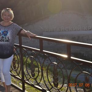 Девушки в Бийске: Ольга Соколова, 63 - ищет парня из Бийска