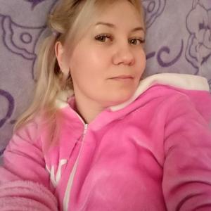 Девушки в Уссурийске: Yulisa, 38 - ищет парня из Уссурийска