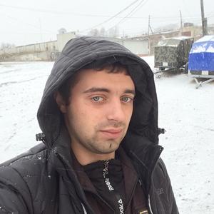 Парни в Магадане: Олег, 29 - ищет девушку из Магадана