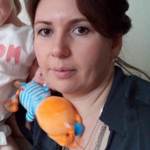 Девушки в Саратове: Евгения, 42 - ищет парня из Саратова