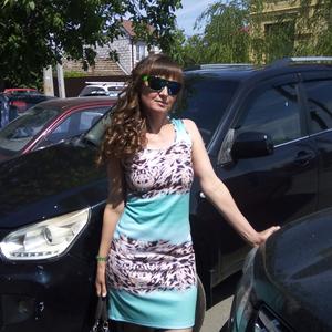 Девушки в Таганроге: Ксения, 40 - ищет парня из Таганрога