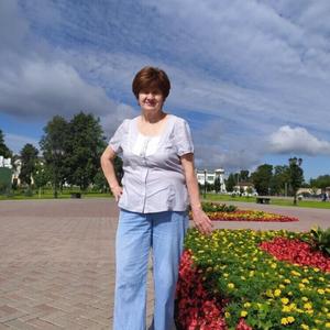 Девушки в Ижевске: Людмила, 66 - ищет парня из Ижевска