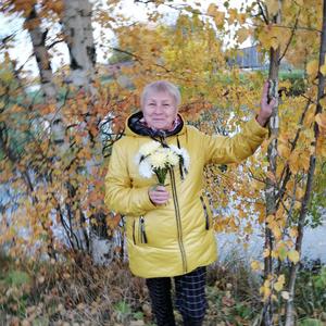 Девушки в Вологде: Елена, 67 - ищет парня из Вологды