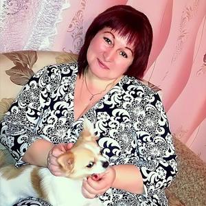 Девушки в Петрозаводске: Нелли, 47 - ищет парня из Петрозаводска