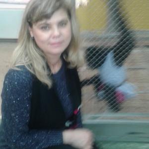 Девушки в Саратове: Лара, 51 - ищет парня из Саратова