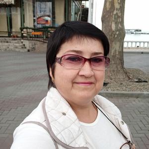 Девушки в Краснодаре (Краснодарский край): Марина, 55 - ищет парня из Краснодара (Краснодарский край)