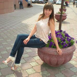 Девушки в Омске: Анастасия, 29 - ищет парня из Омска