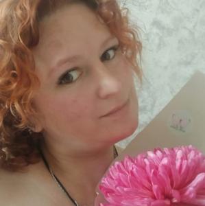 Девушки в Серпухове: Елена, 39 - ищет парня из Серпухова