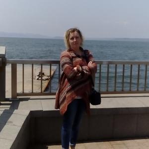 Девушки в Владивостоке: Ольга, 46 - ищет парня из Владивостока